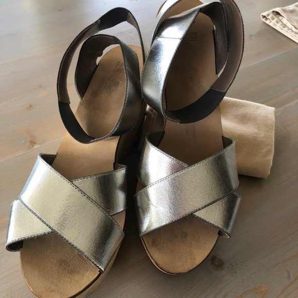 Belle Sigerson Morrison Silver Platform Sandals - Picture 2 of 9